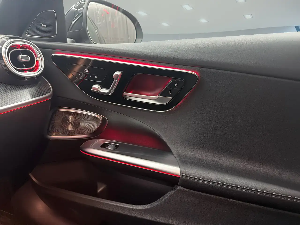 Mercedes-Benz C-Class - Image 17