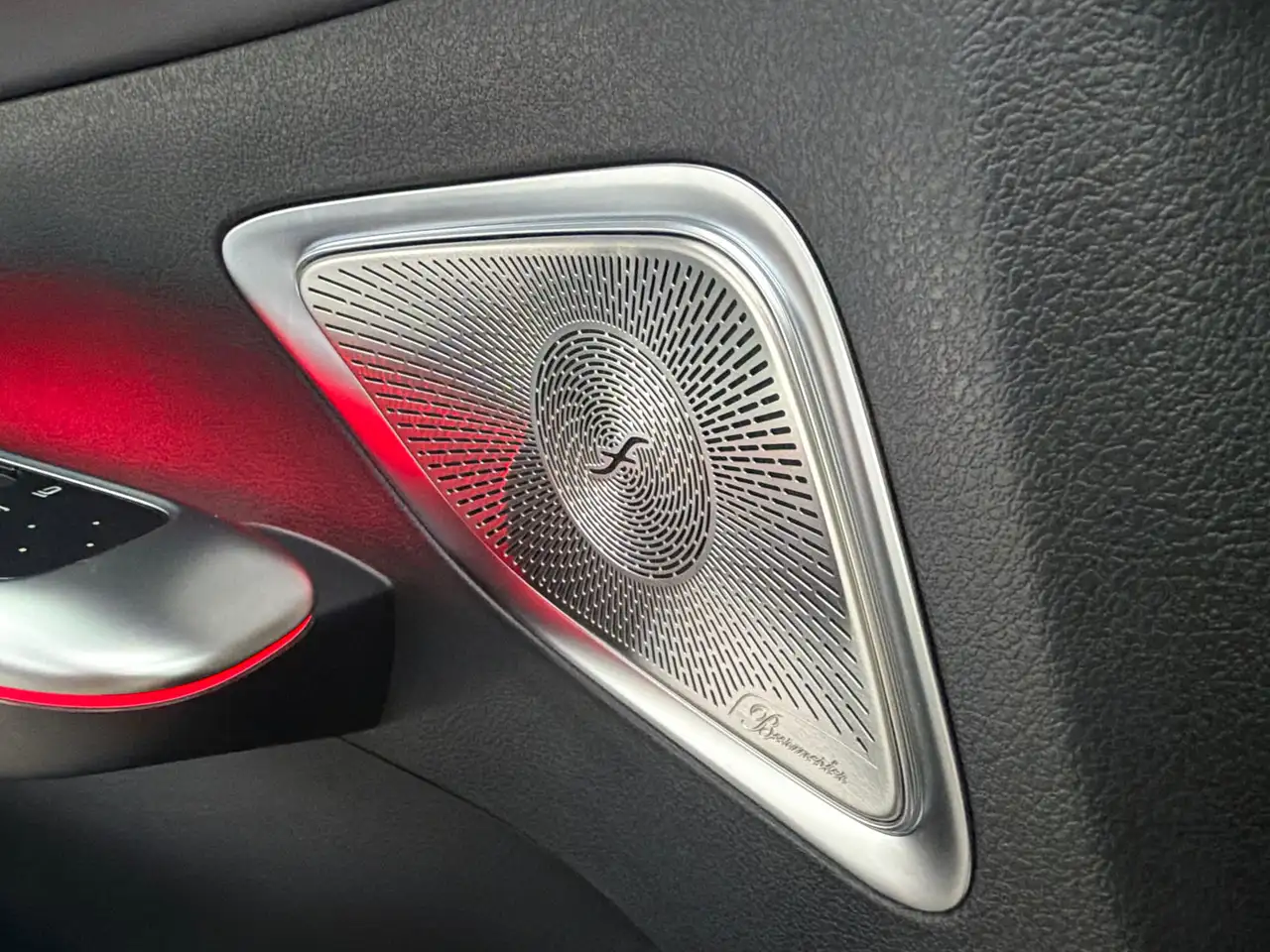 Mercedes-Benz C-Class - Image 18