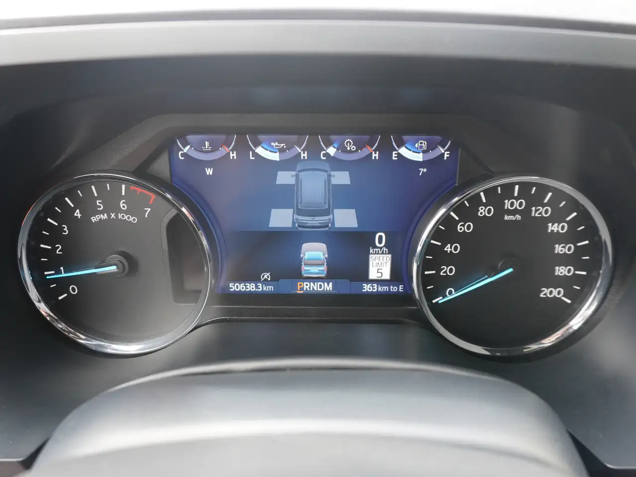 Ford Expedition - Image 15