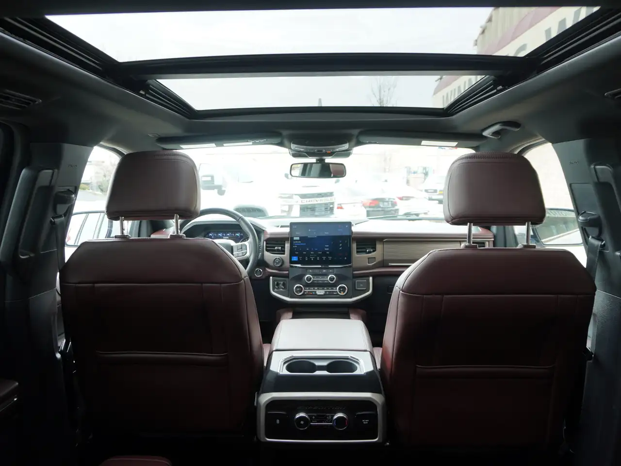 Ford Expedition - Image 33