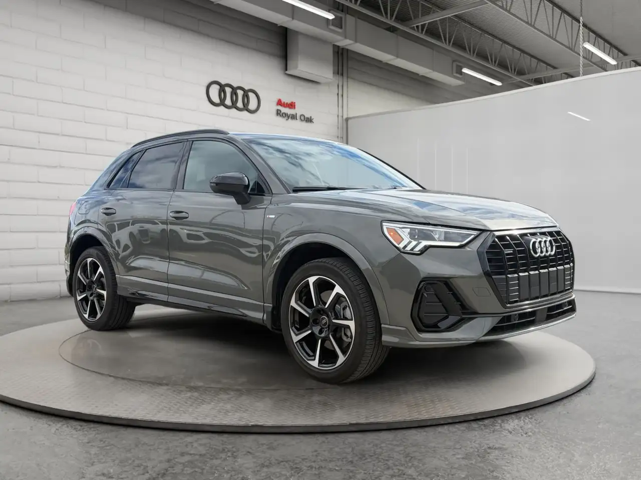 Audi Q3 - Image 7