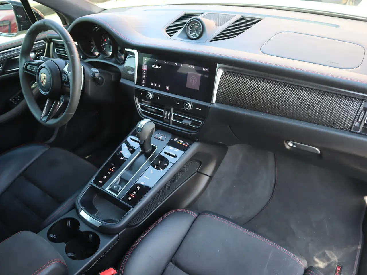 Porsche Macan - Image 23