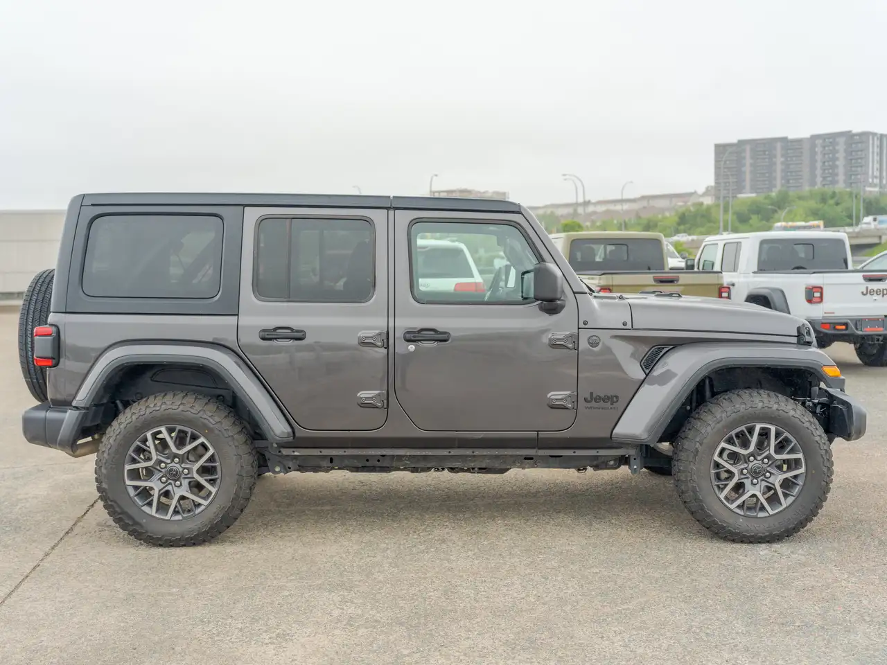 Jeep Wrangler - Image 8