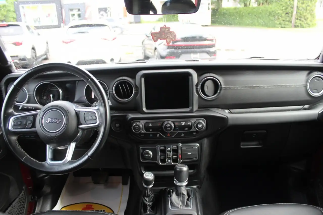 Jeep Wrangler - Image 13