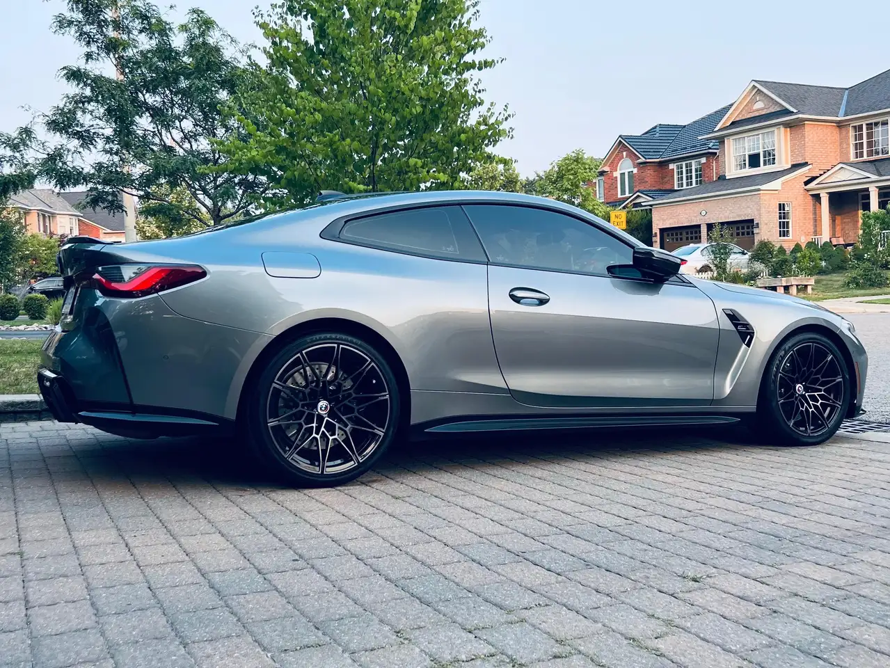 BMW M4 - Image 2