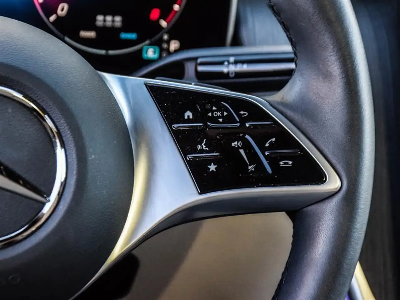 Mercedes-Benz GLC - Image 21