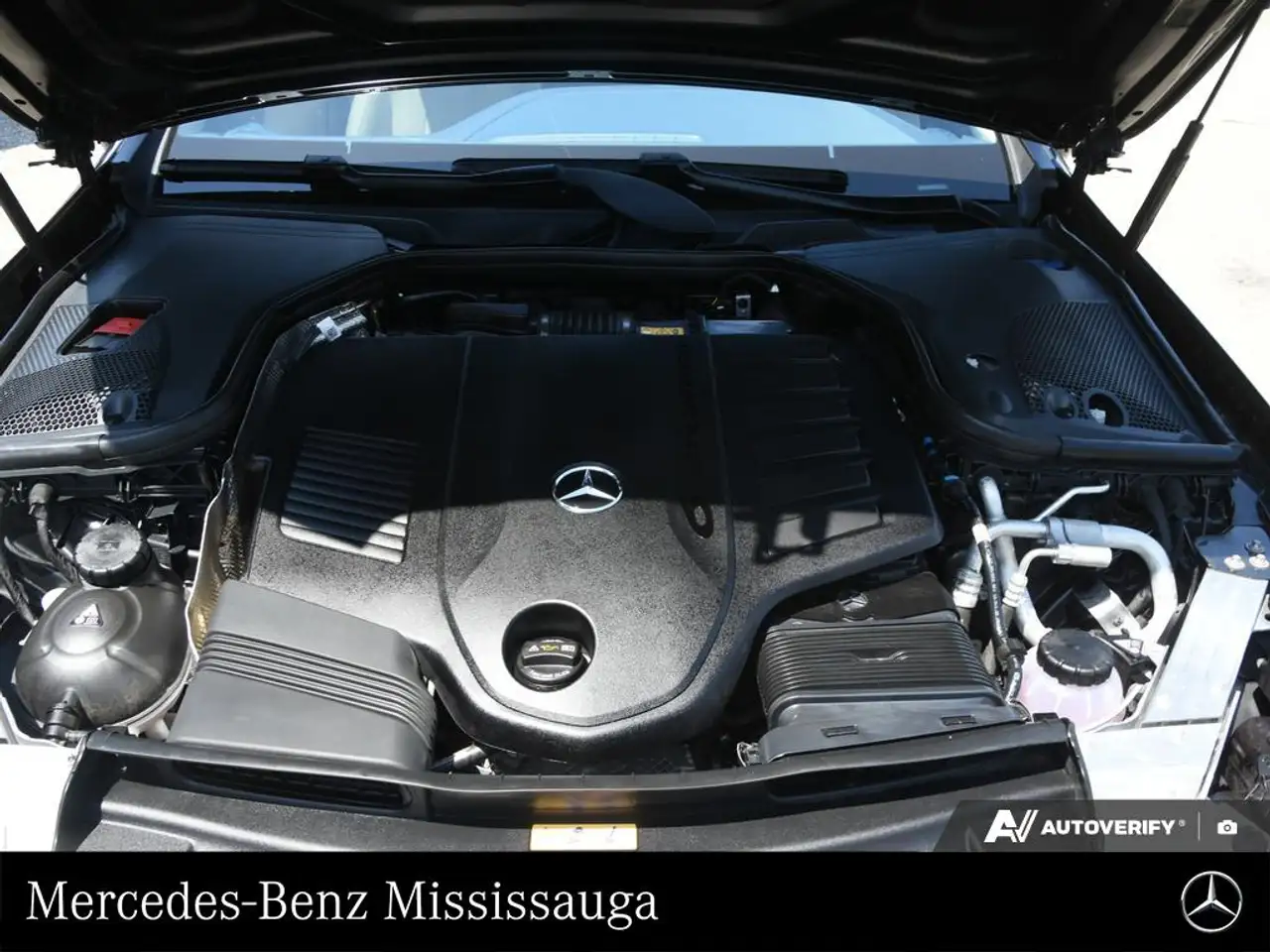 Mercedes-Benz E-Class - Image 23
