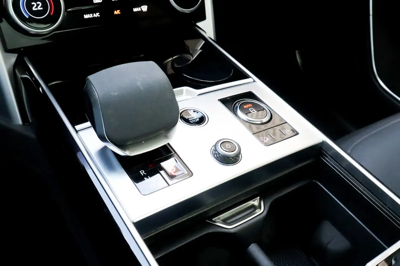 Land Rover Range Rover - Image 10