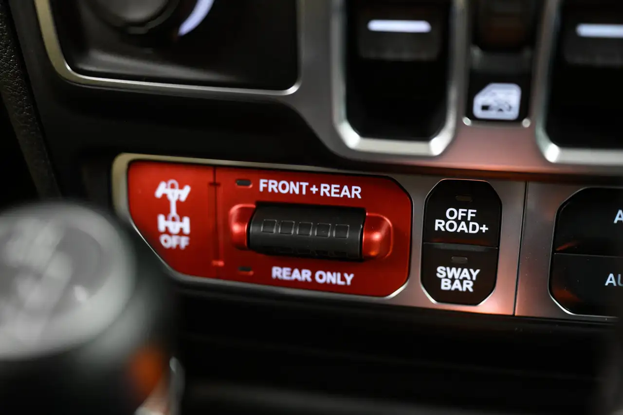 Jeep Wrangler - Image 16