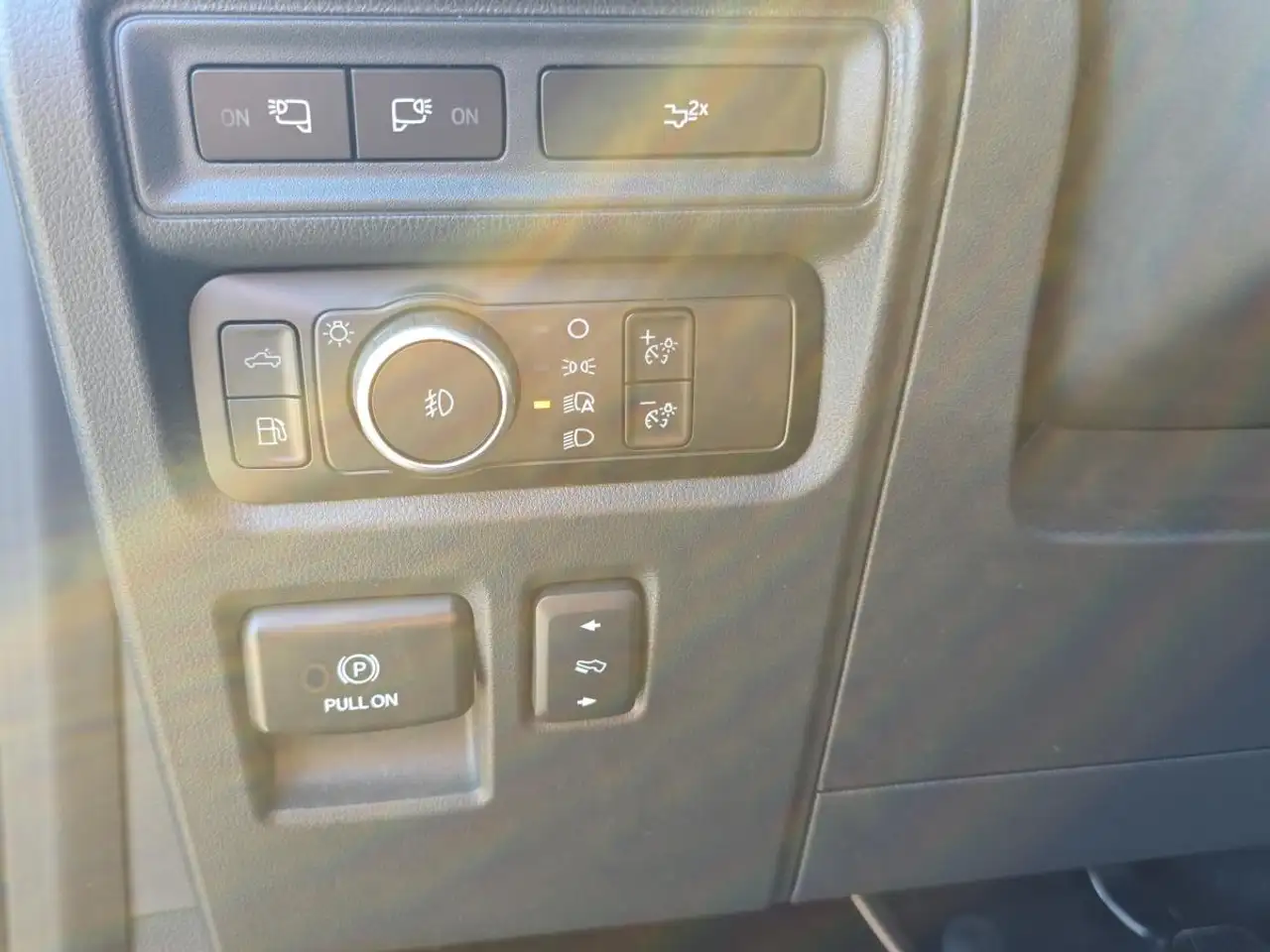 Ford F-150 - Image 36