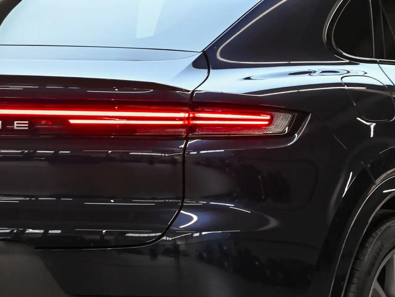 Porsche Cayenne - Image 13