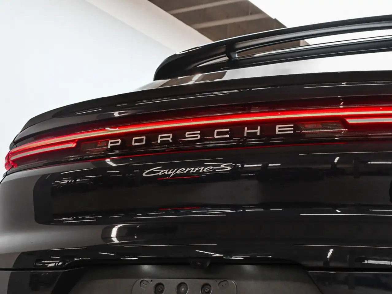 Porsche Cayenne - Image 12