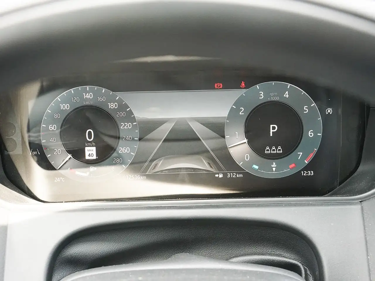 Land Rover Range Rover Velar - Image 16