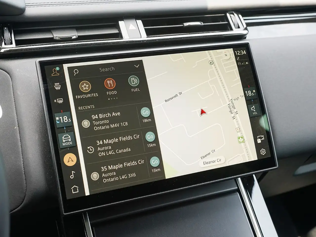 Land Rover Range Rover Velar - Image 19
