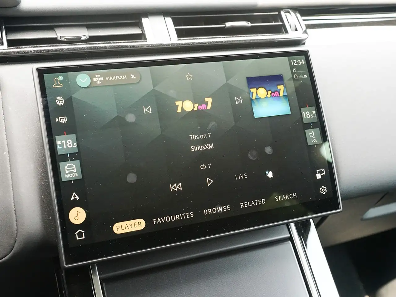 Land Rover Range Rover Velar - Image 21