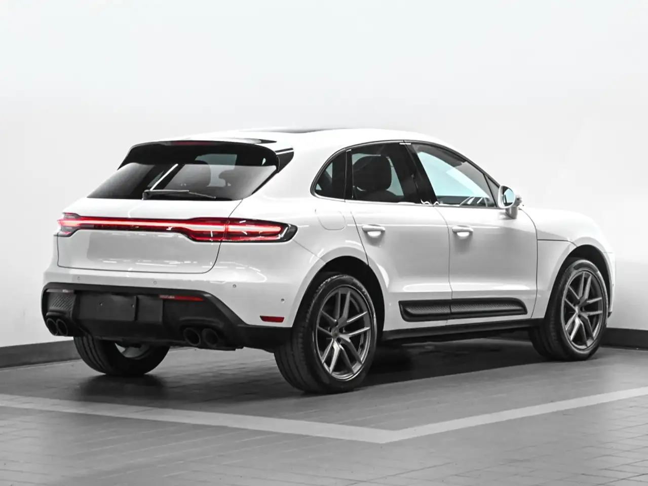 Porsche Macan - Image 4