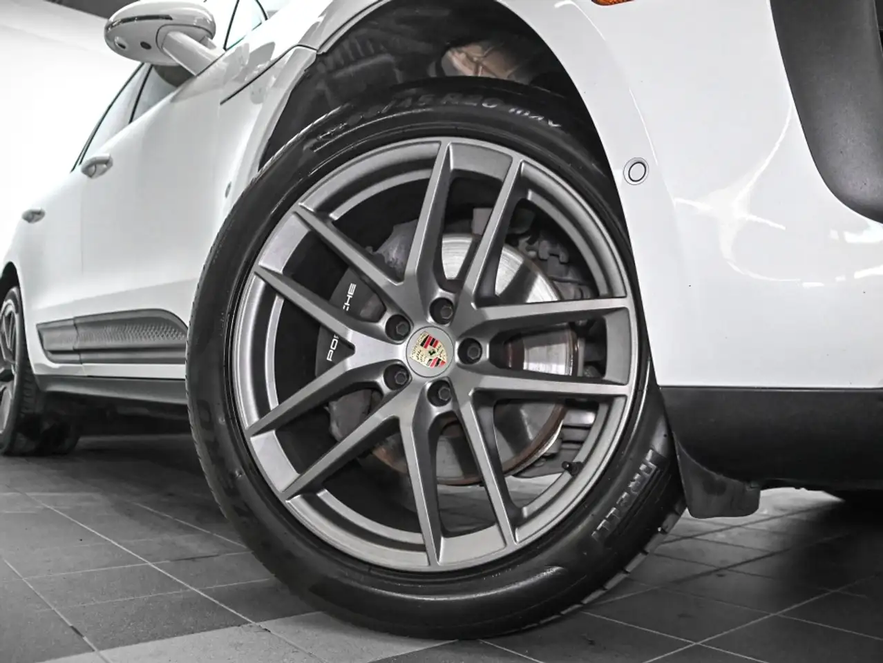 Porsche Macan - Image 10