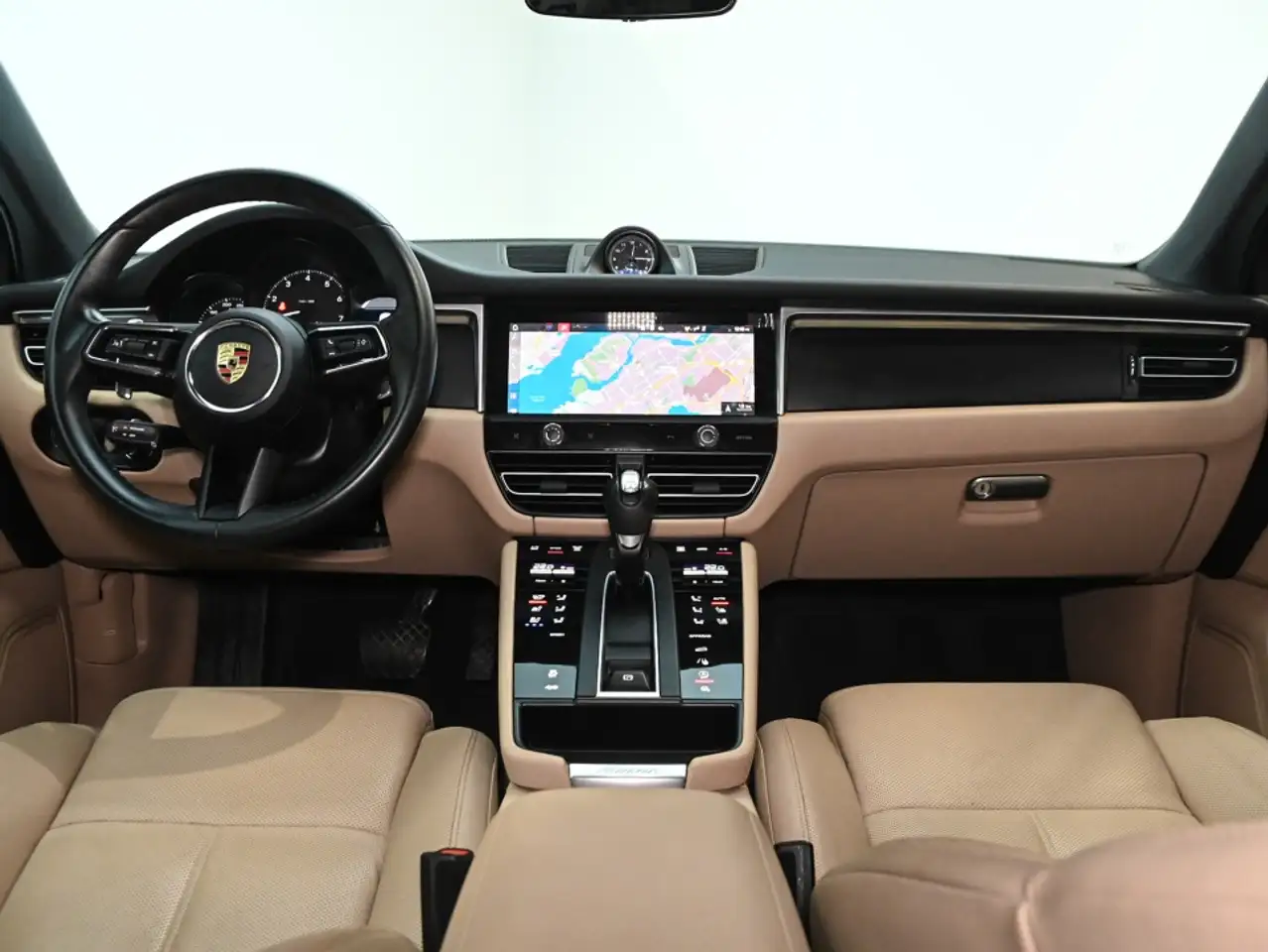 Porsche Macan - Image 39