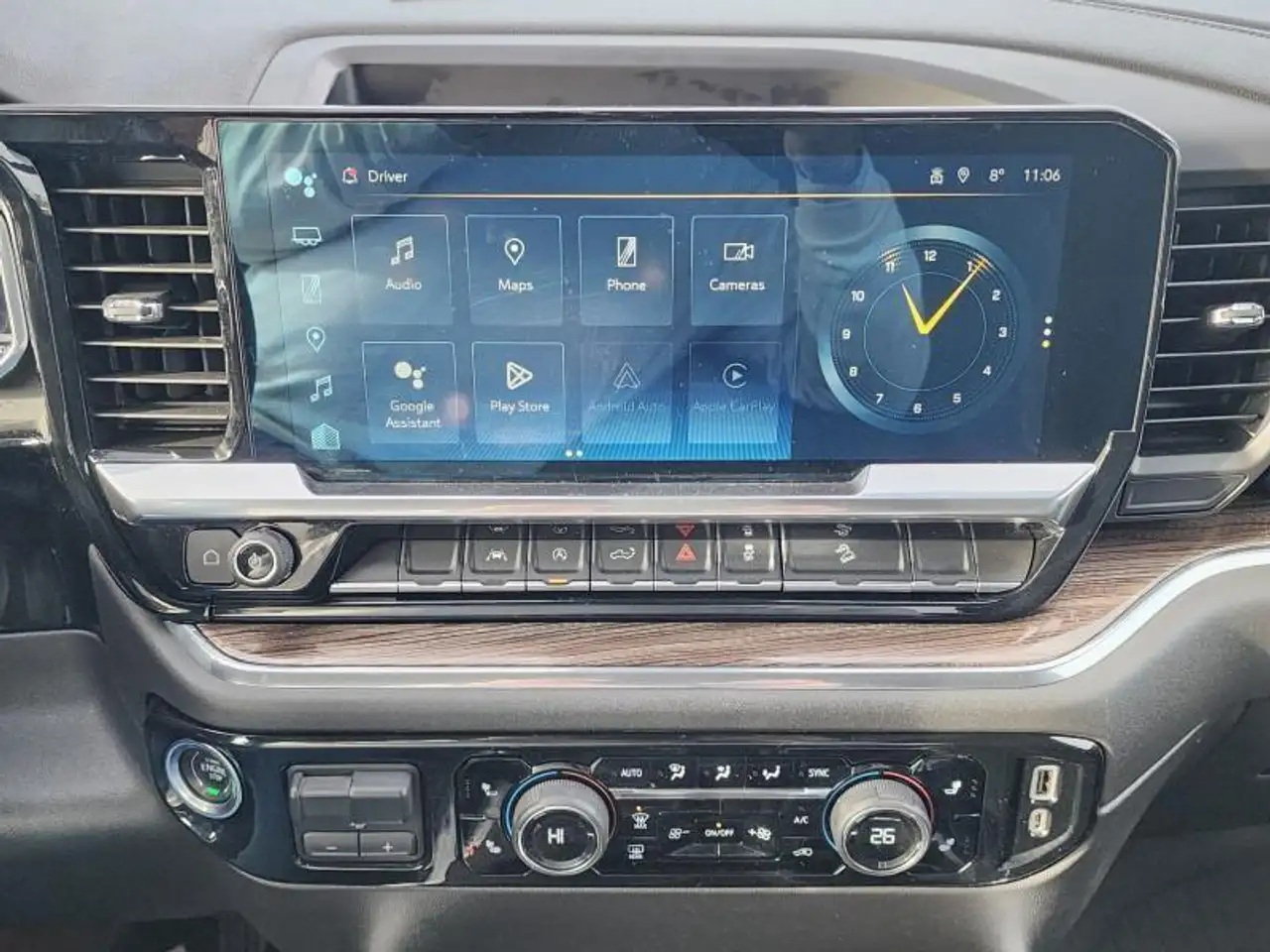 Chevrolet Silverado 1500 - Image 24
