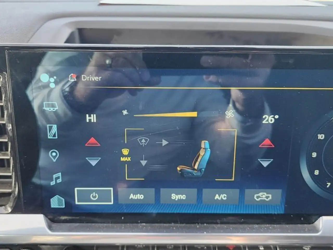 Chevrolet Silverado 1500 - Image 32