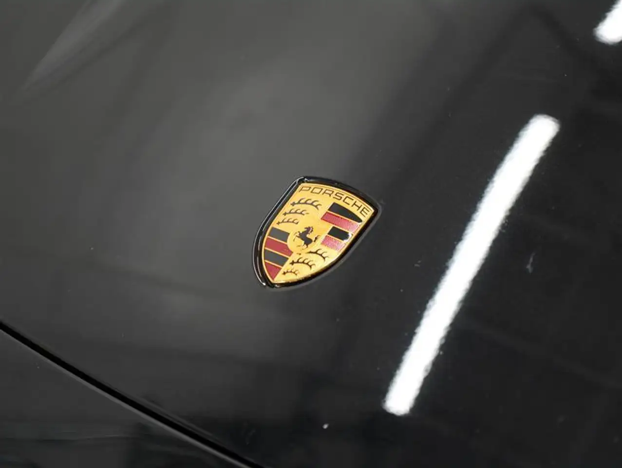 Porsche Taycan - Image 10