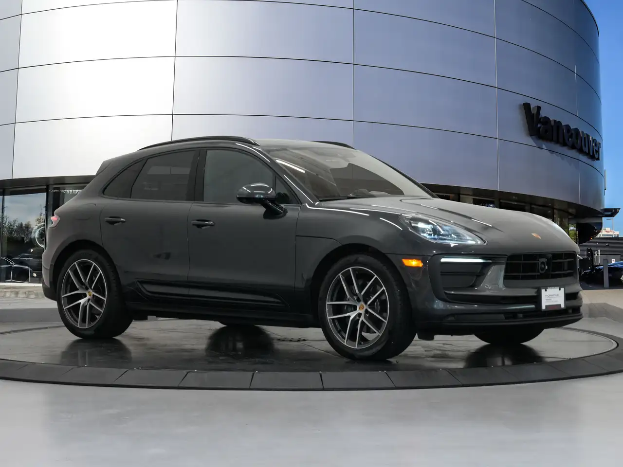 Porsche Macan - Image 13