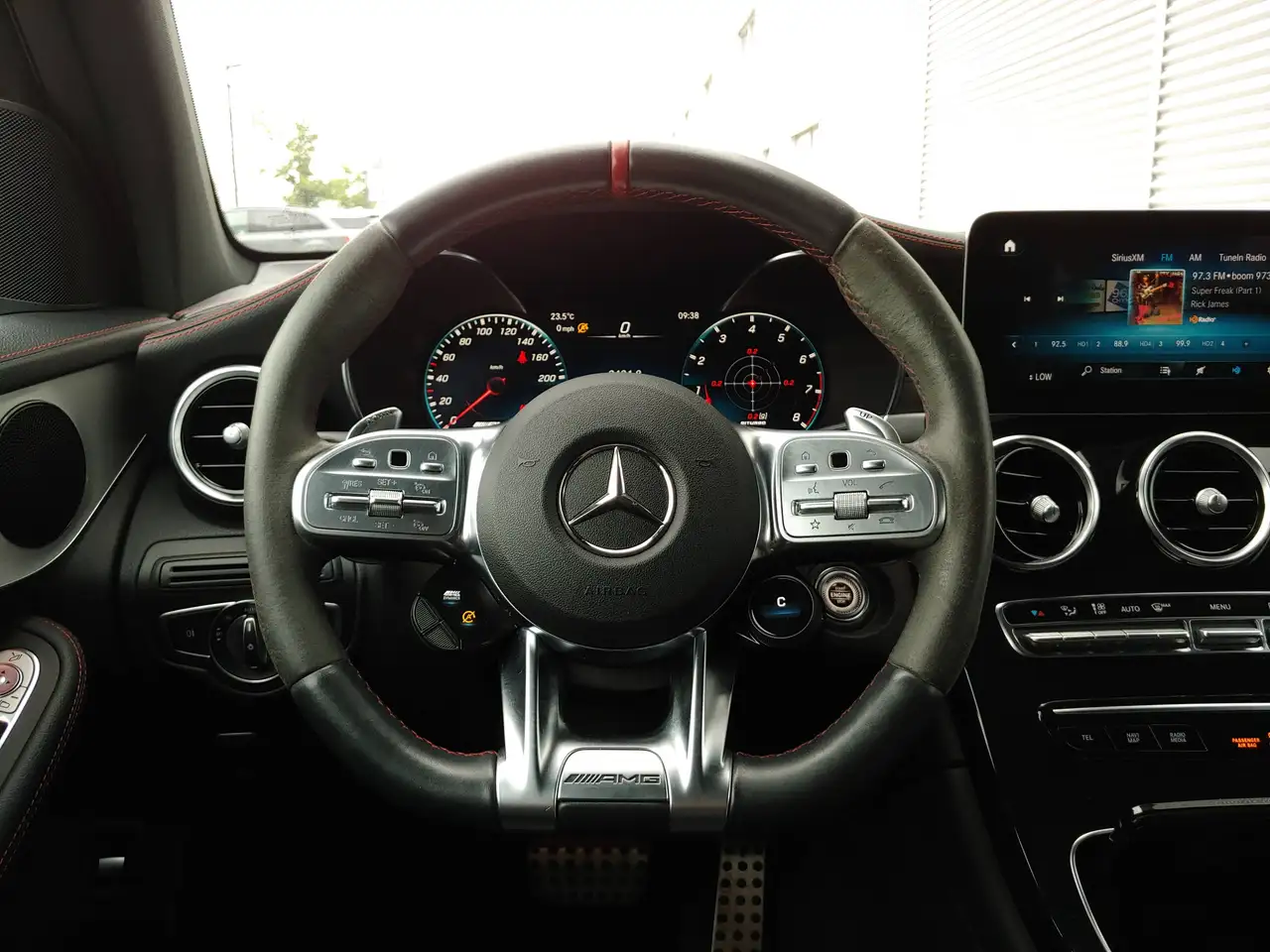 Mercedes-Benz GLC - Image 17