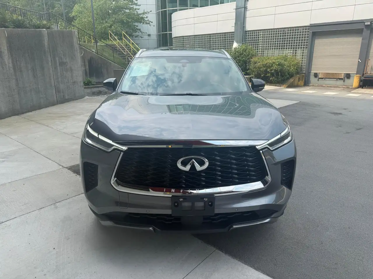 Infiniti QX60 - Image 2
