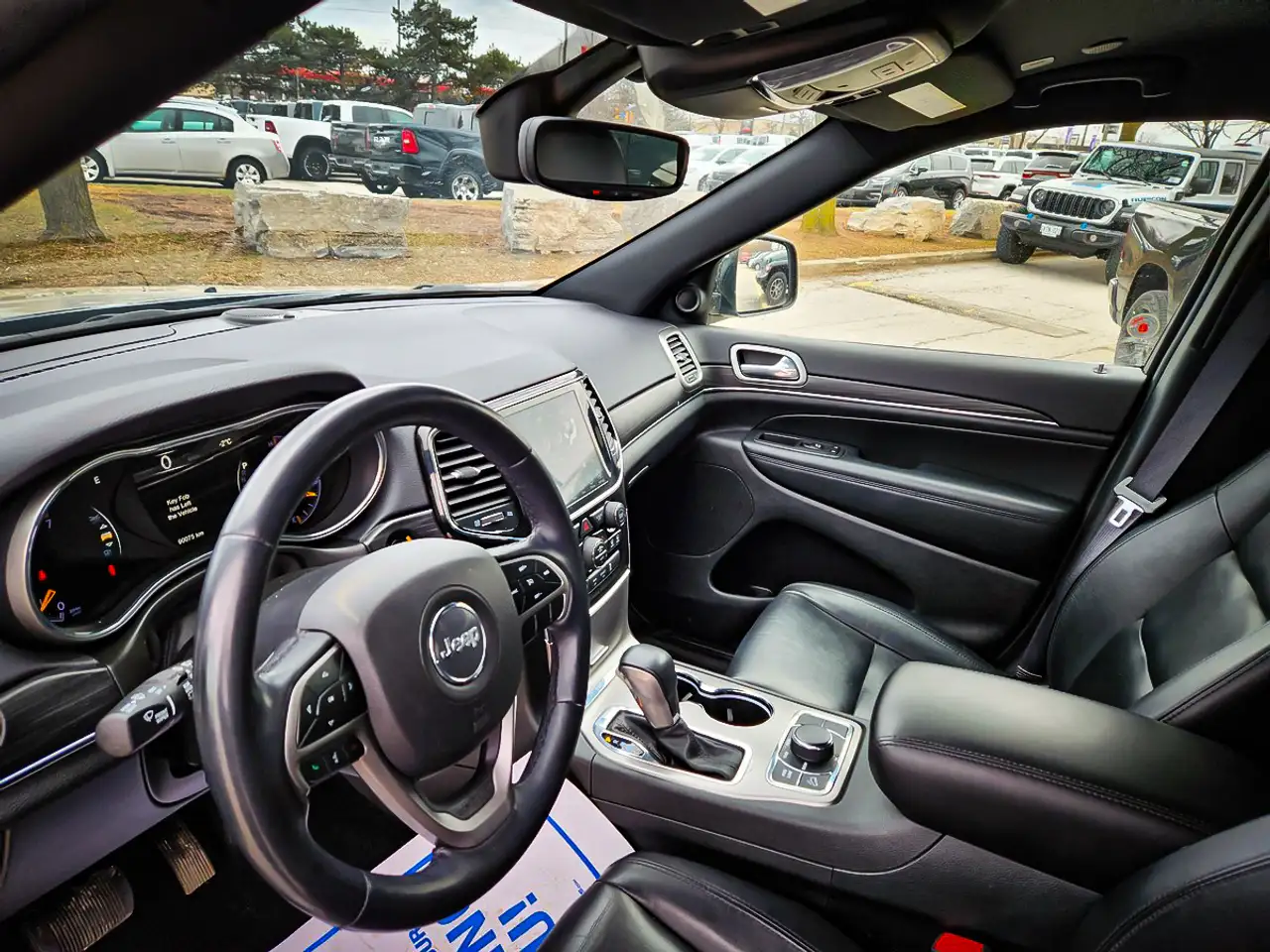 Jeep Grand Cherokee - Image 14