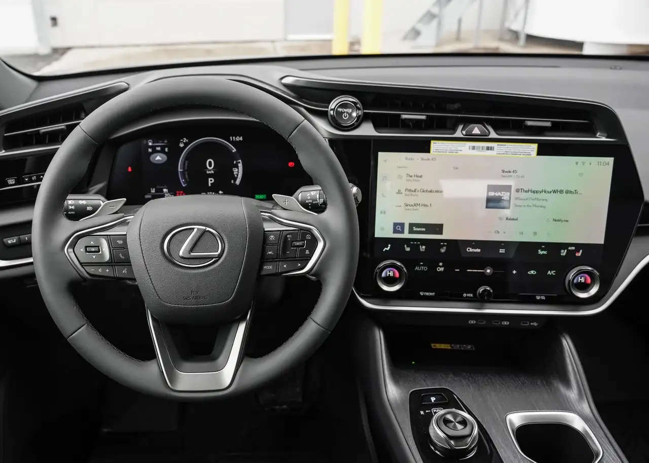 Lexus RZ - Image 14