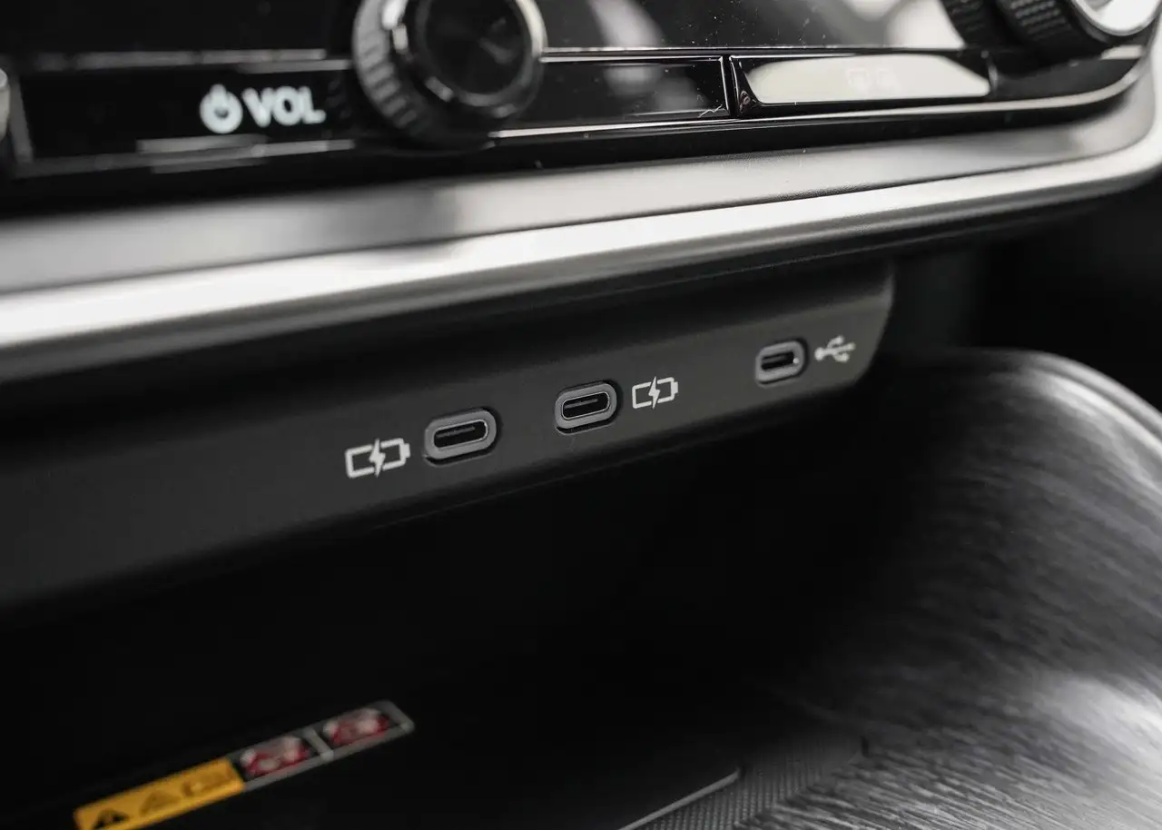 Lexus RZ - Image 26