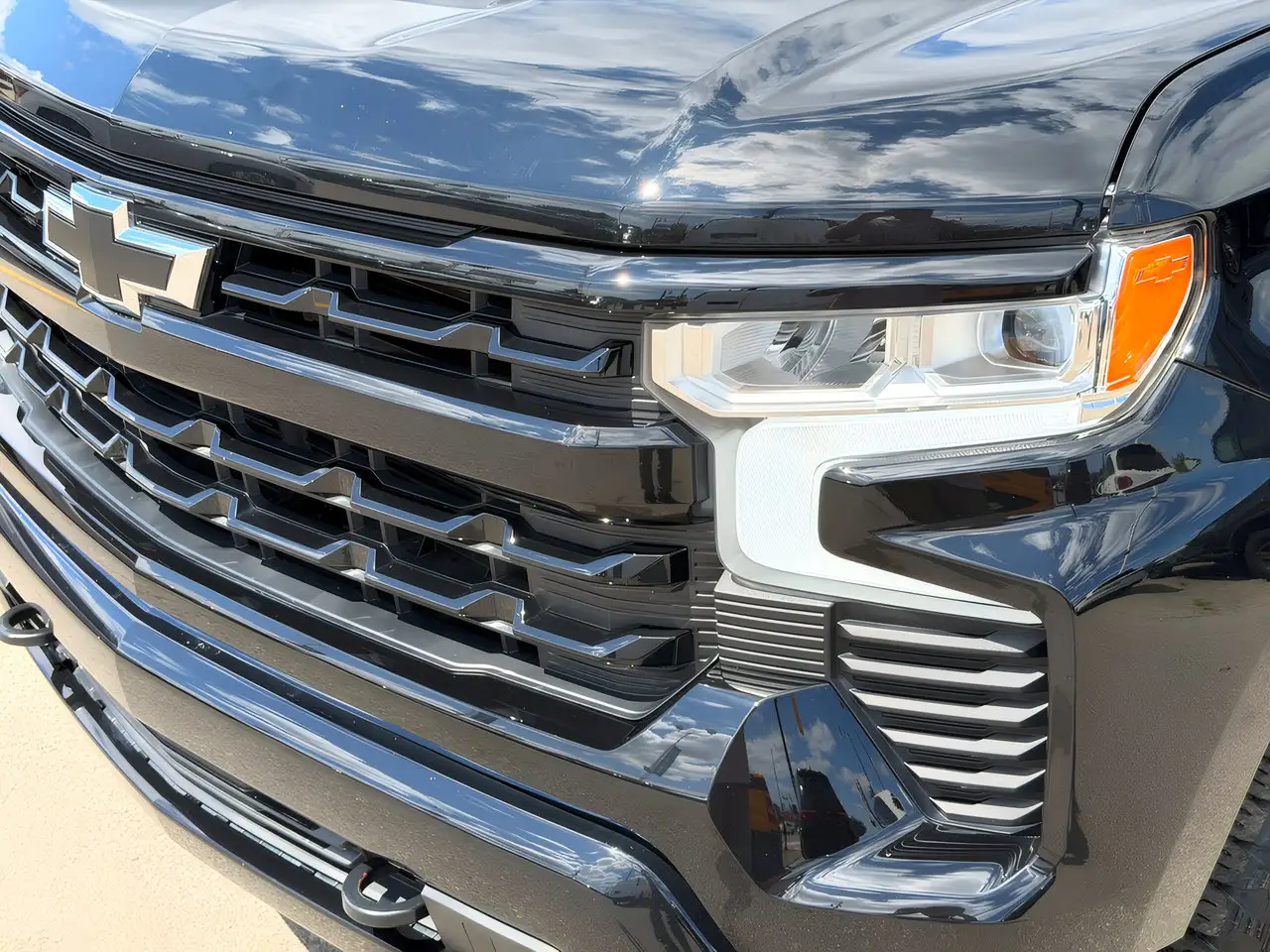 Chevrolet Silverado 1500 - Image 9