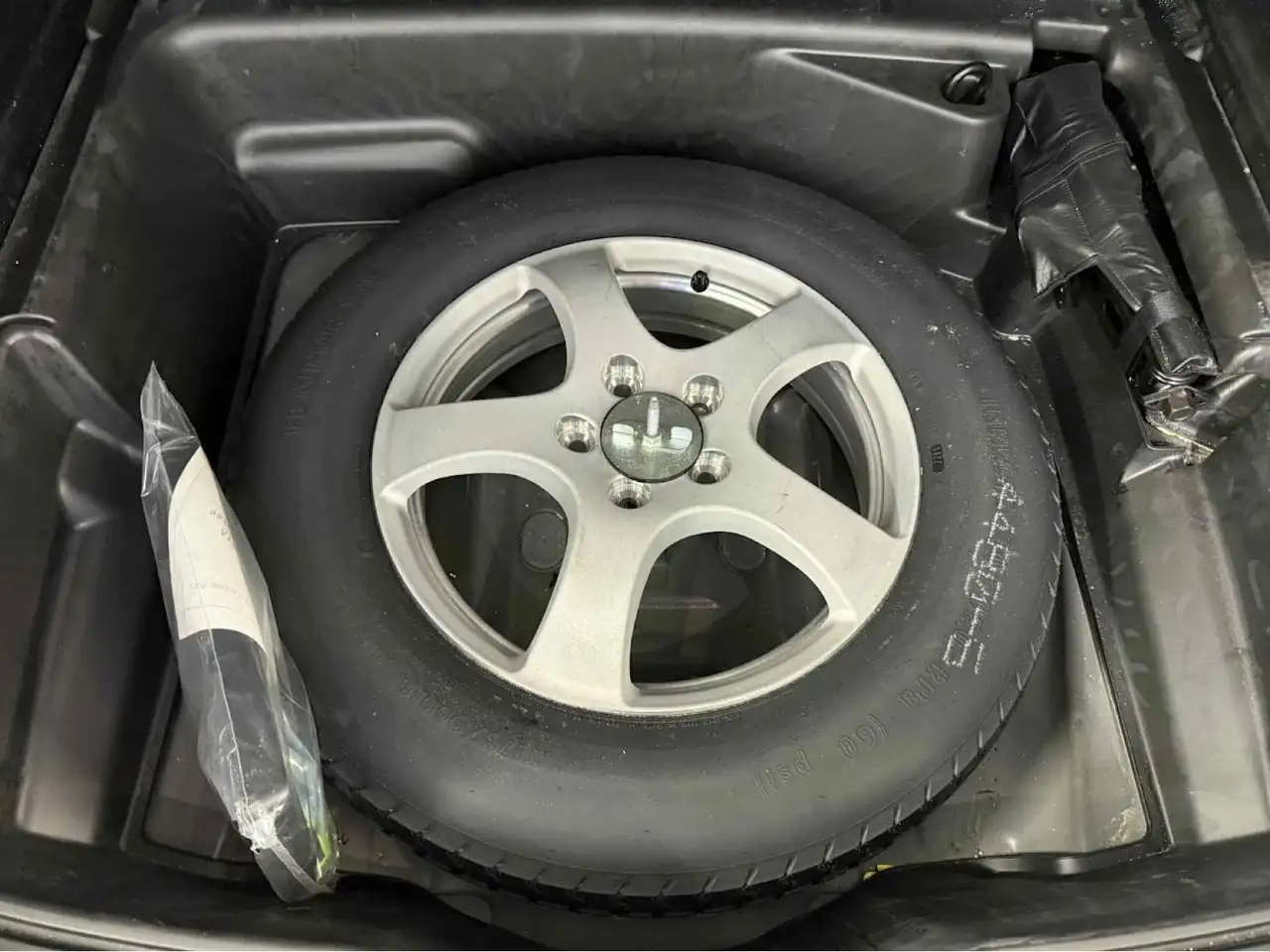 Jeep Grand Cherokee - Image 19