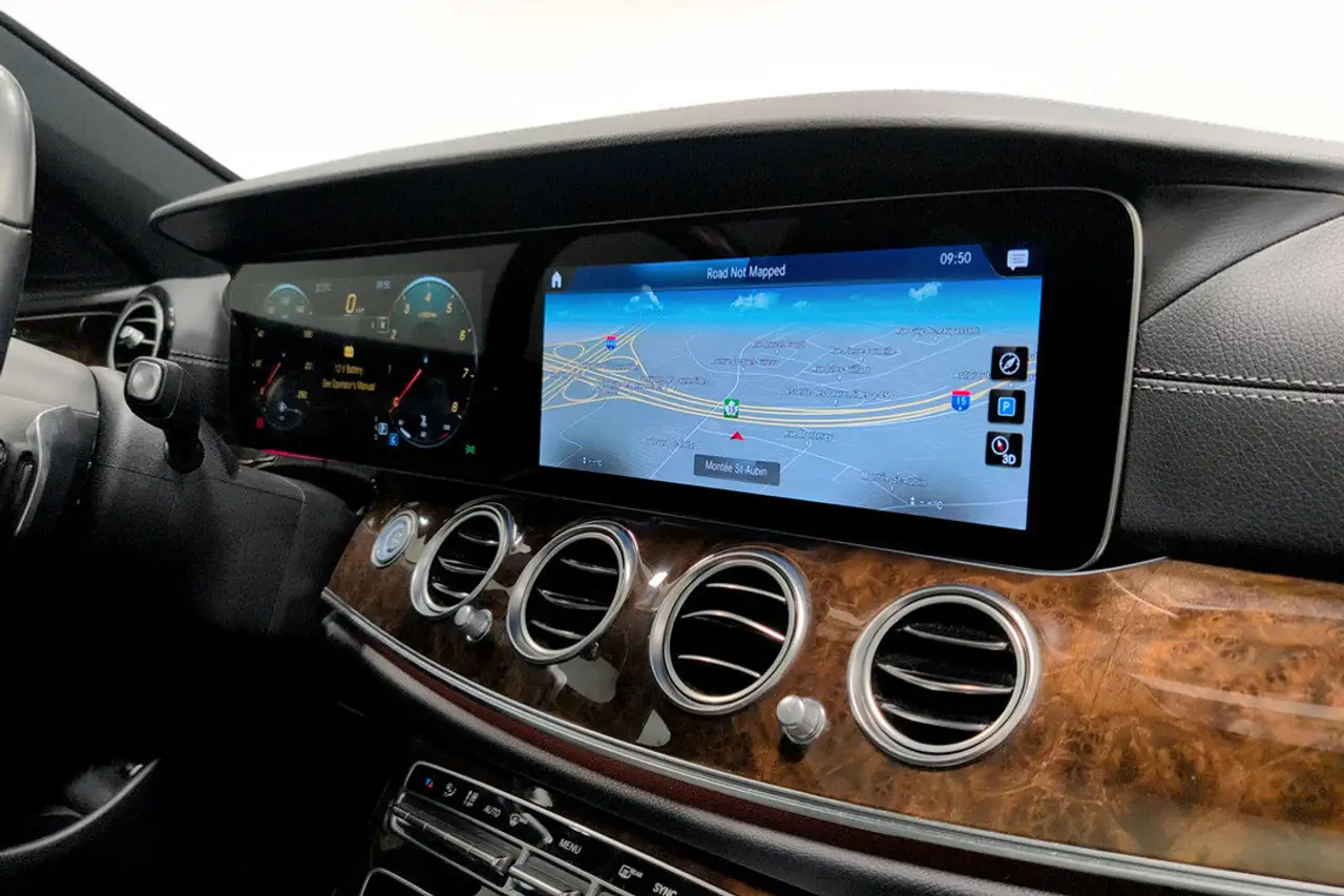 Mercedes-Benz E-Class - Image 14