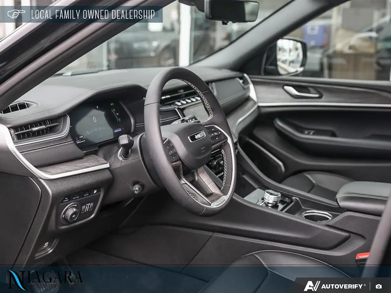 Jeep Grand Cherokee - Image 13