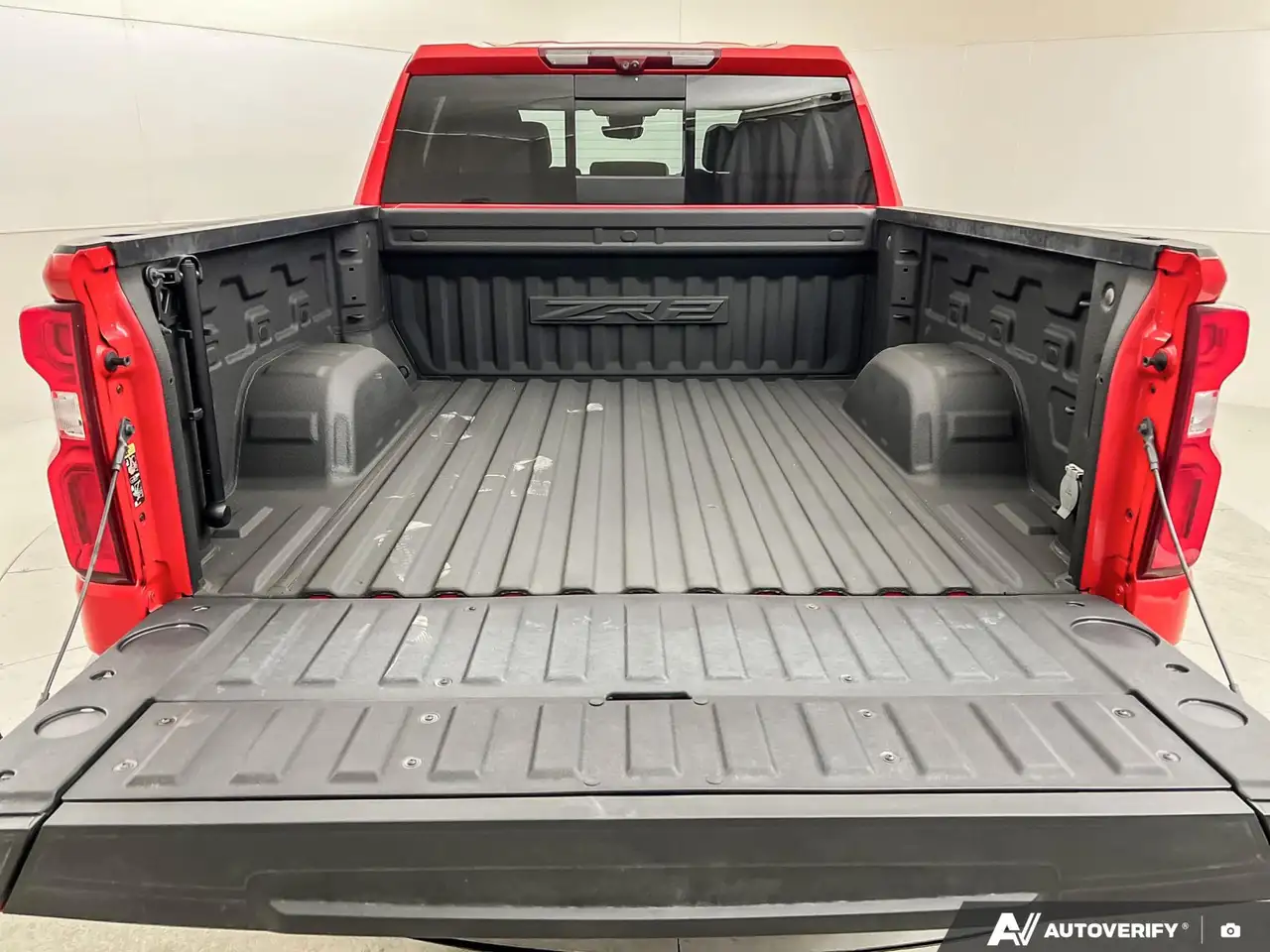 Chevrolet Silverado 1500 - Image 13