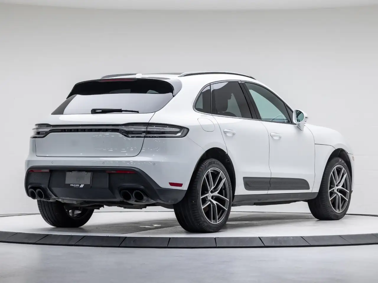 Porsche Macan - Image 9