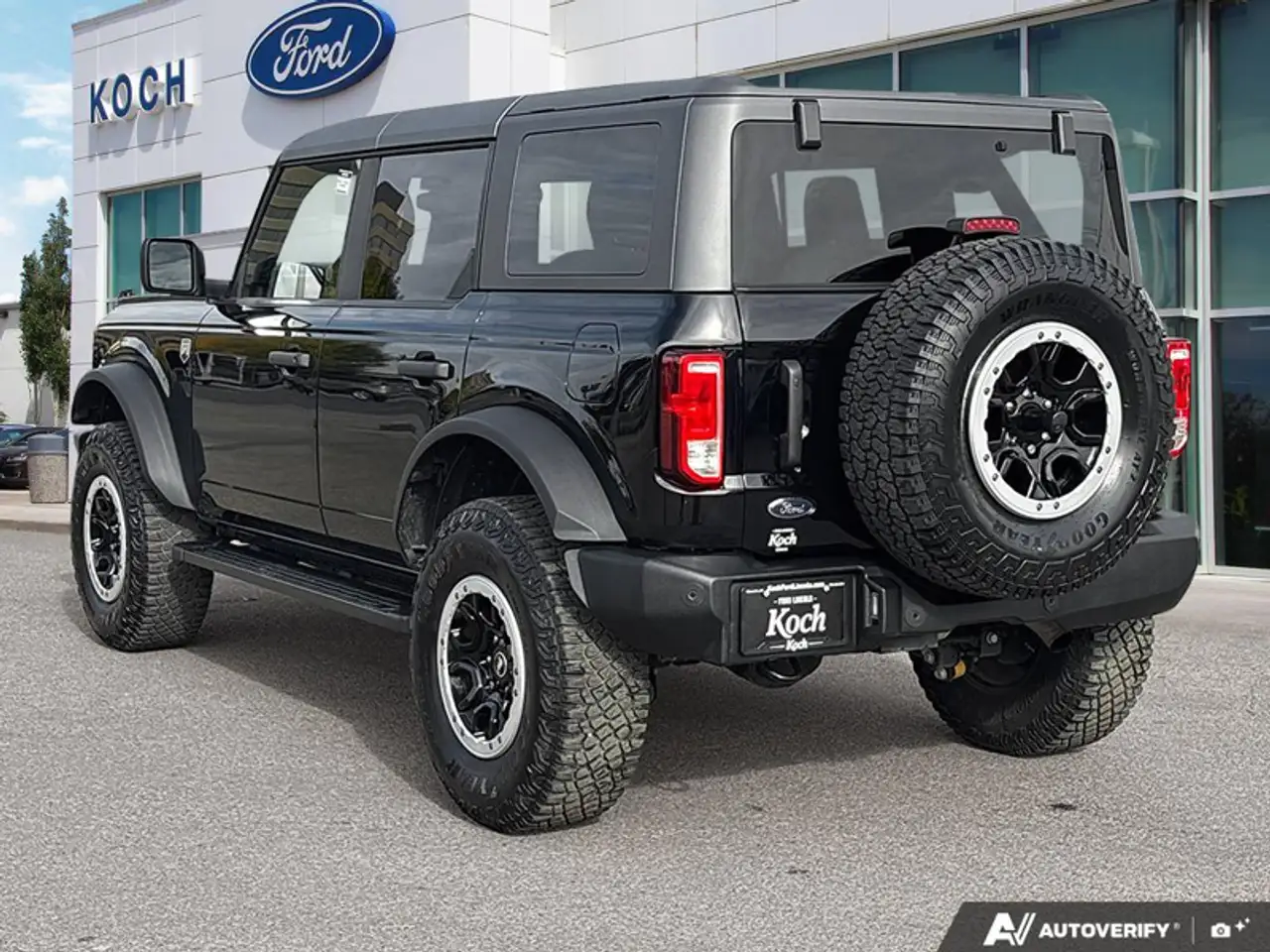 Ford Bronco - Image 4