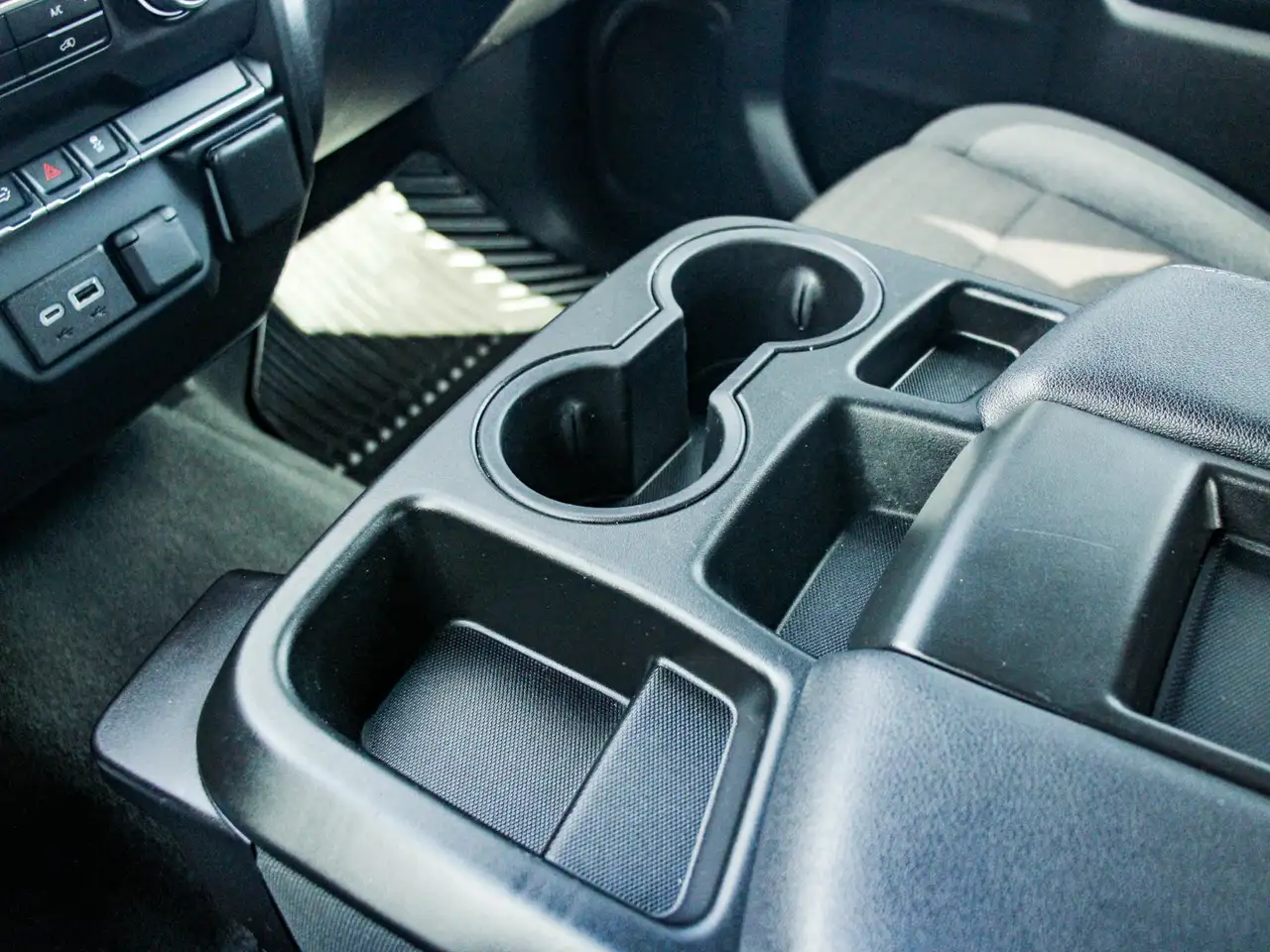 Chevrolet Silverado 1500 - Image 25