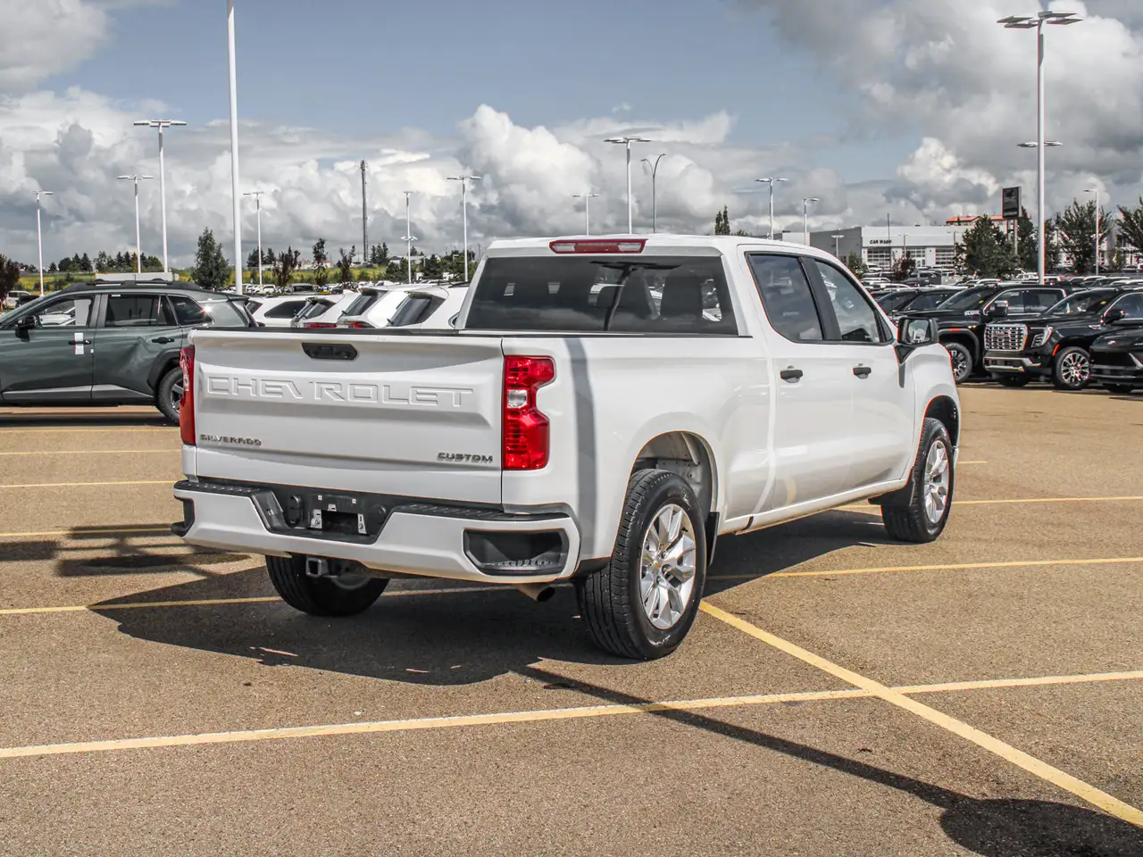 Chevrolet Silverado 1500 - Image 9