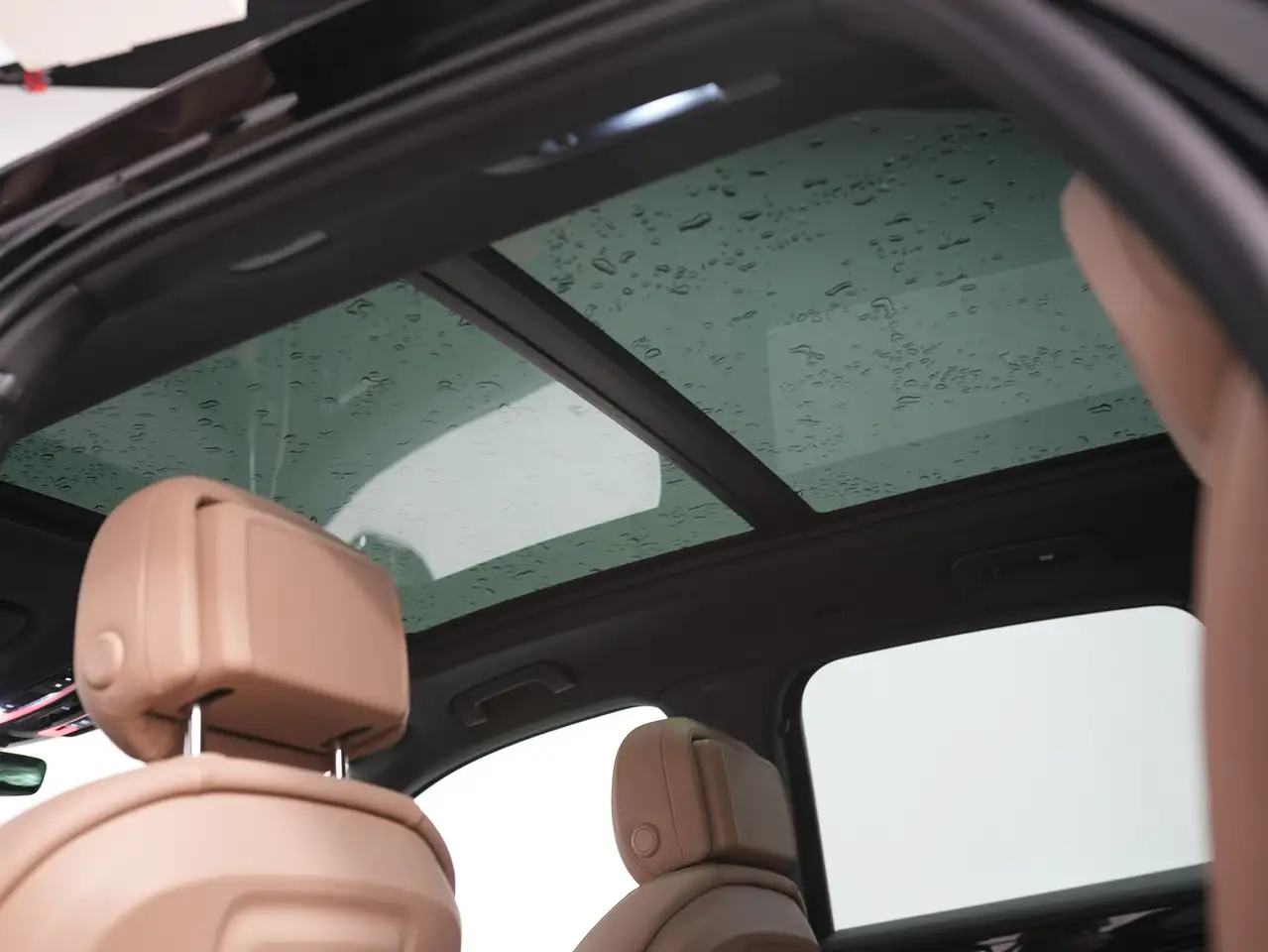 Porsche Cayenne - Image 22