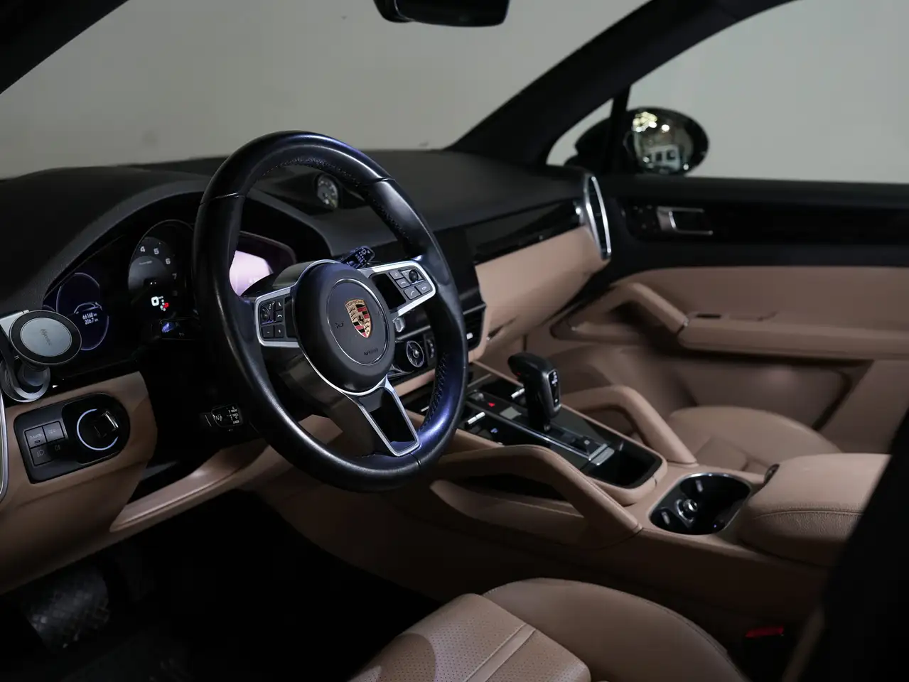 Porsche Cayenne - Image 11