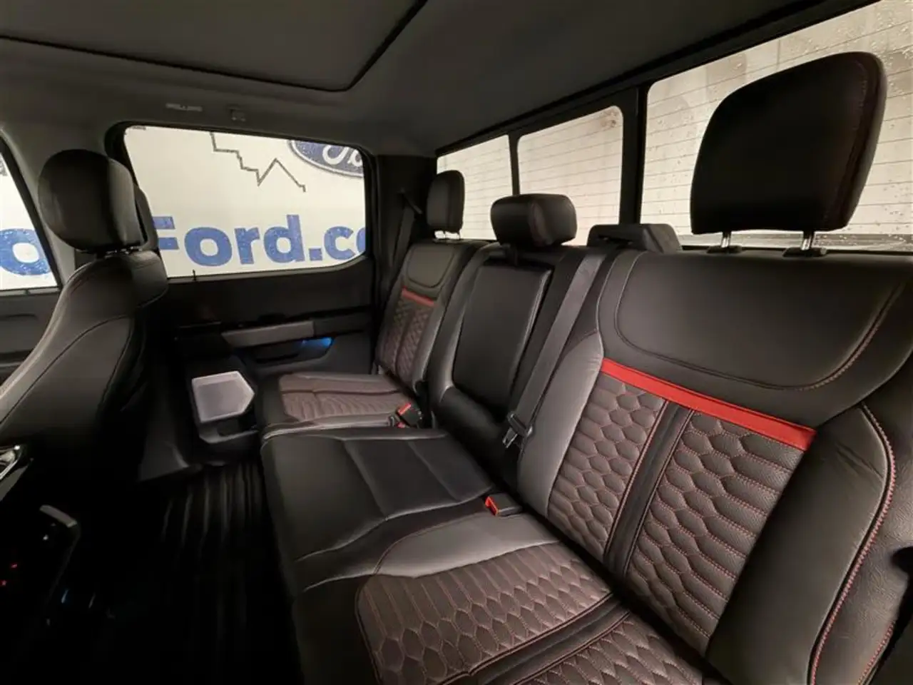 Ford F-150 - Image 9