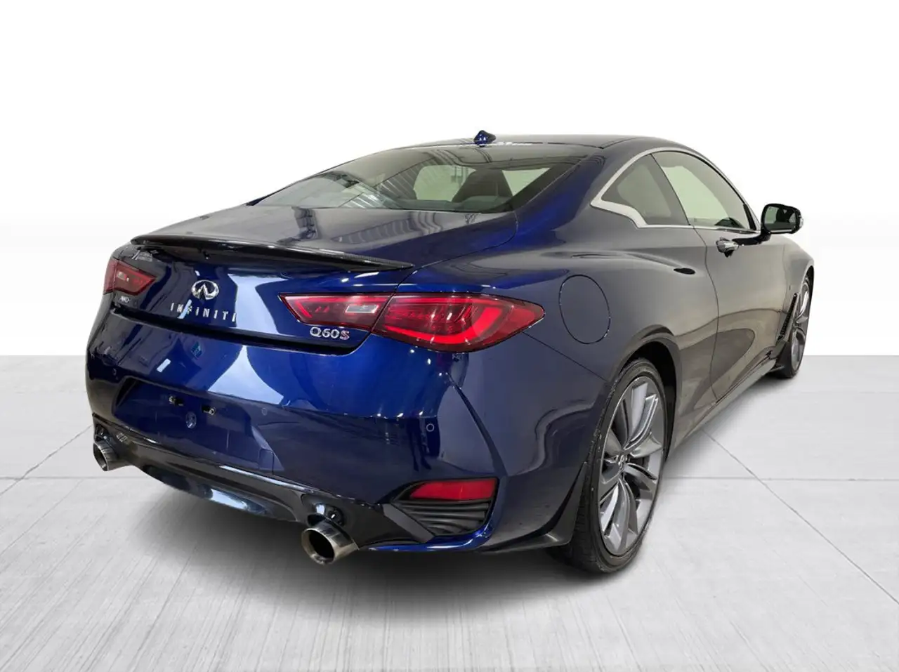 Infiniti Q60 - Image 17