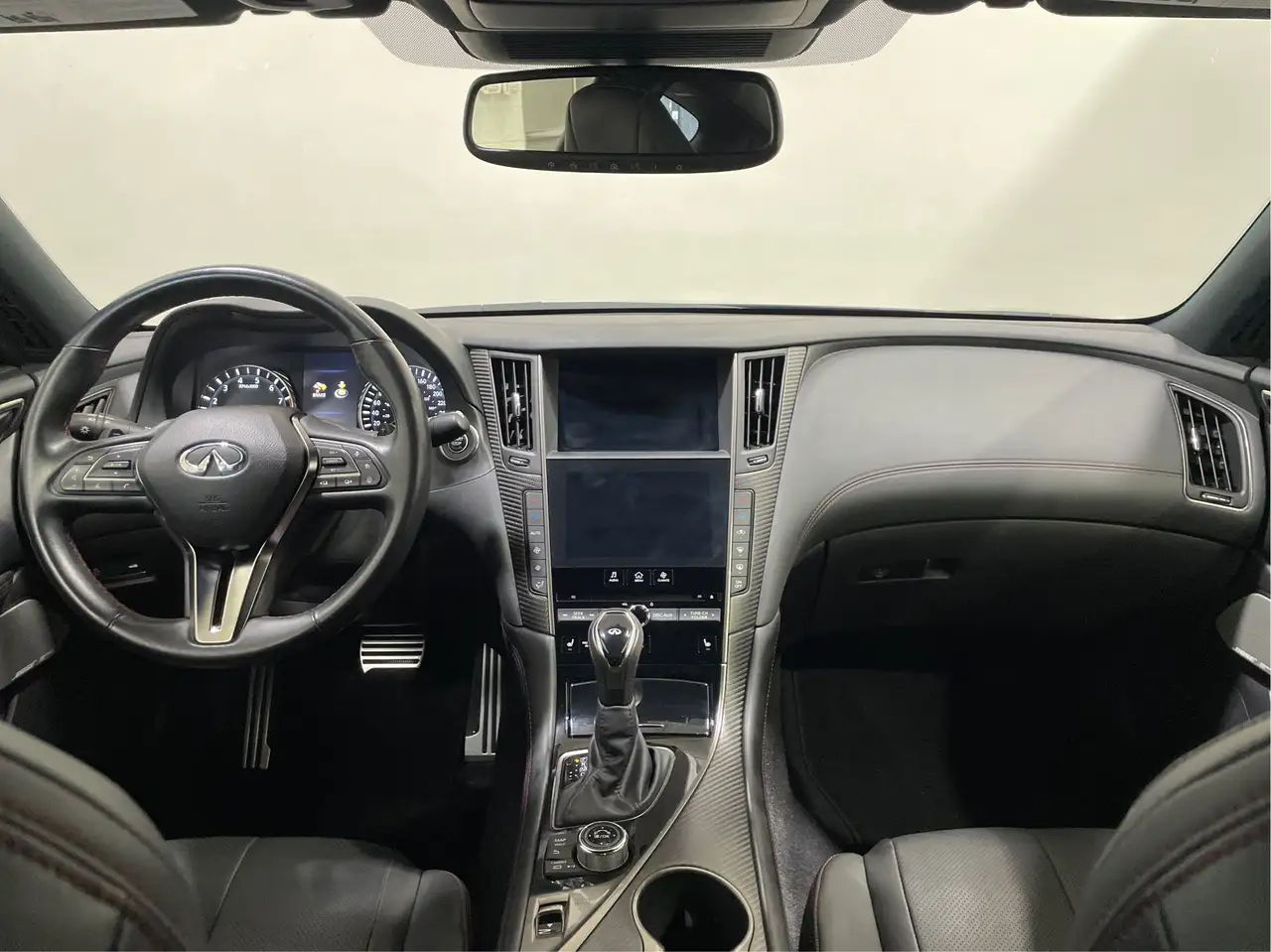Infiniti Q60 - Image 5