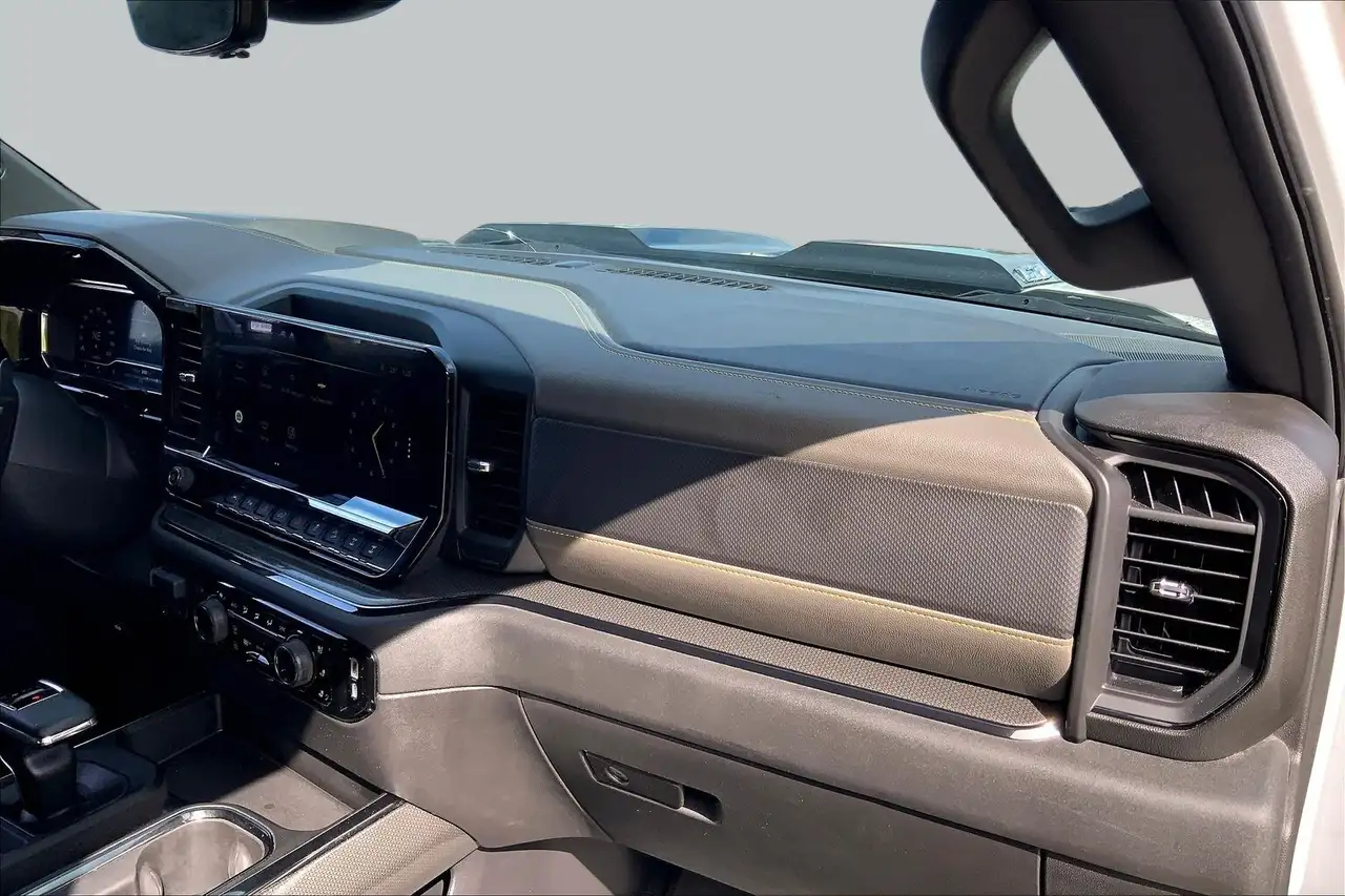 Chevrolet Silverado 1500 - Image 21
