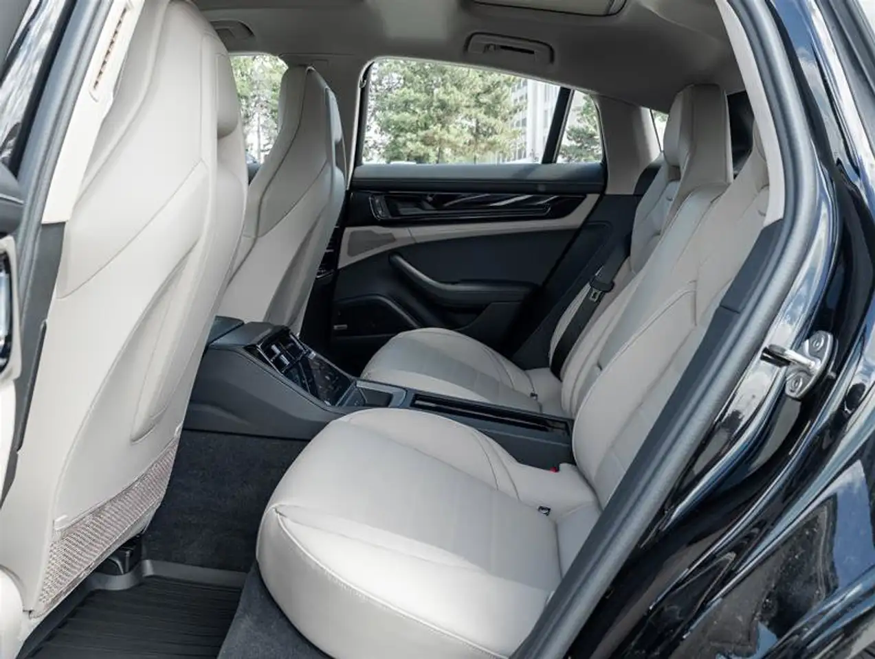 Porsche Panamera - Image 39