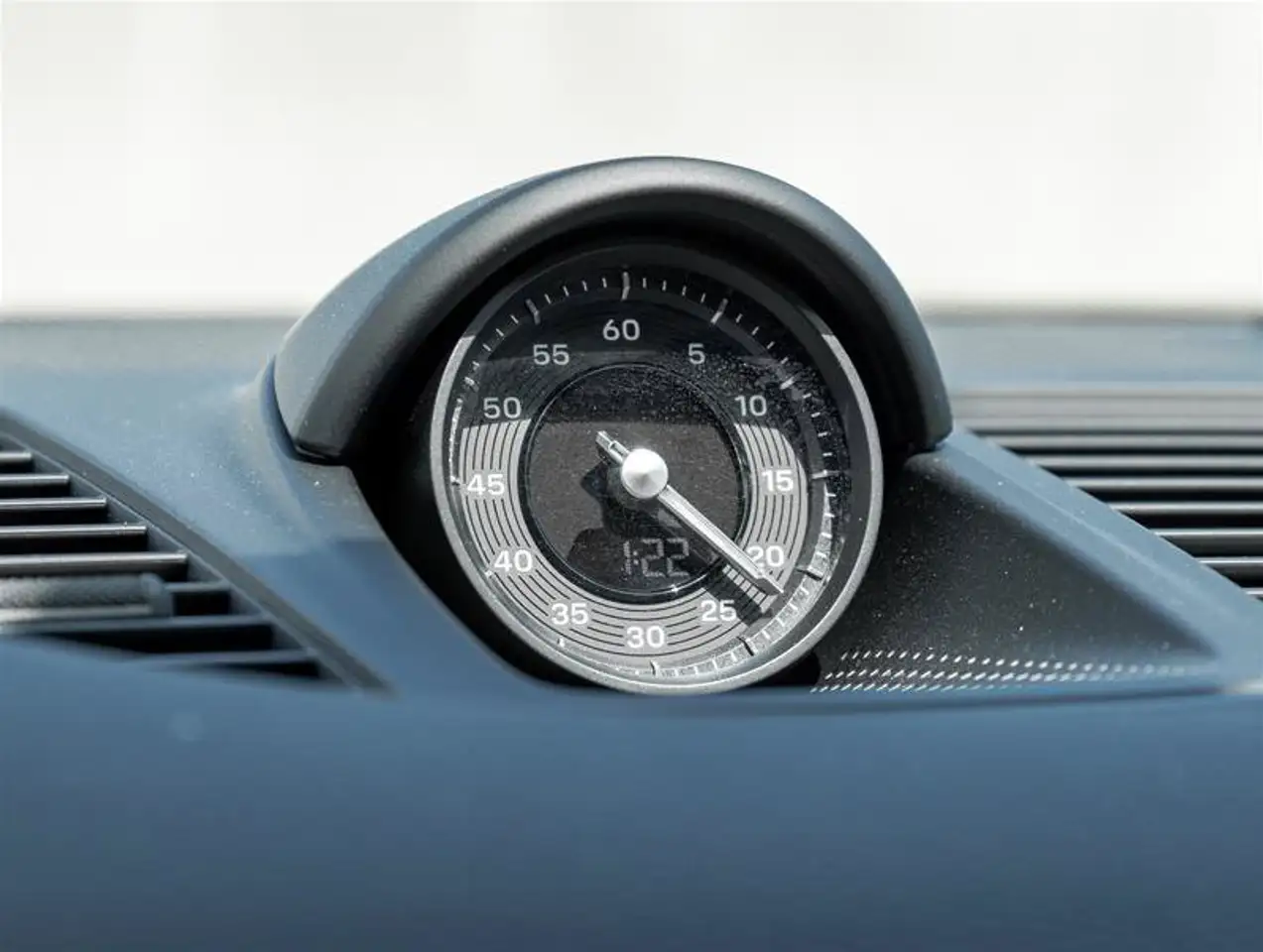 Porsche Panamera - Image 31