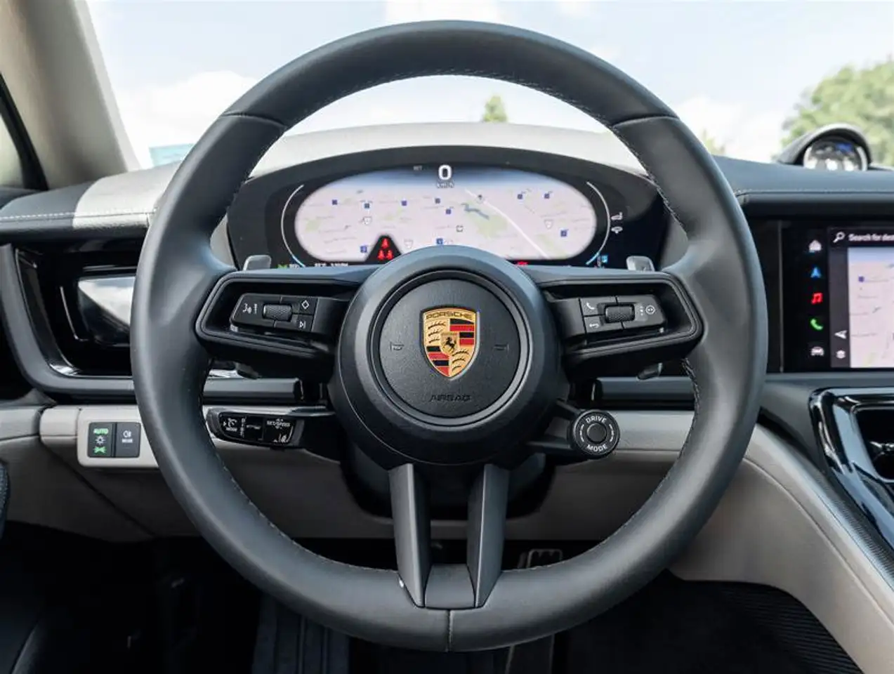 Porsche Panamera - Image 19