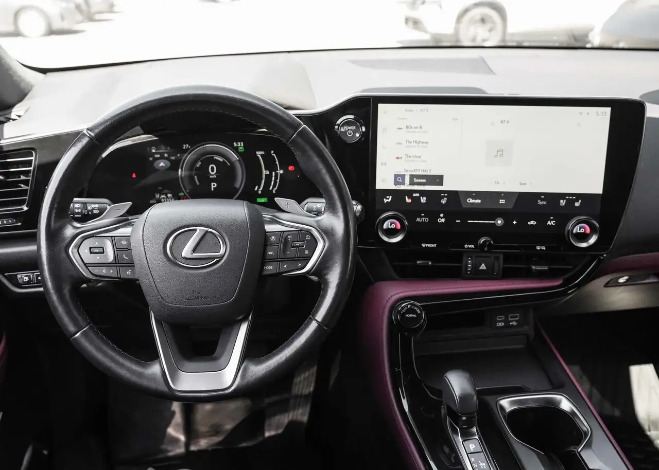 Lexus NX 450h+ - Image 12